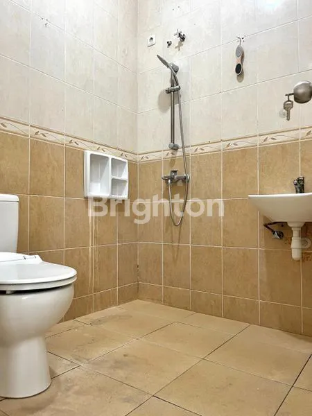 image RUMAH PANTAI MENTARI ROW 3 MOBIL (8)