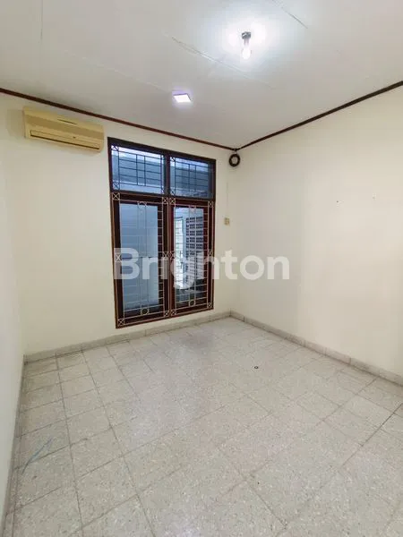 image DISEWAKAN RUMAH DI SUNRISE GARDEN (2)