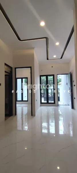 image [A5505] MANYAR RUMAH BARU 2 LANTAI SURABAYA TIMUR DEKAT NGAGEL NGINDEN KERTAJAYA DHARMAHUSADA (4)