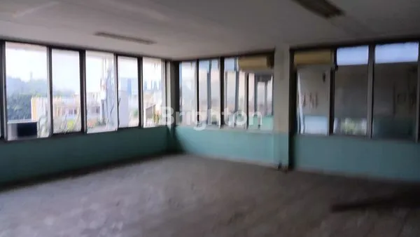 image GEDUNG 4 LANTAI STRATEGIS DI JATINEGARA JAKARTA TIMUR (7)