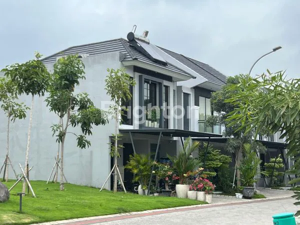 image RUMAH 2 LANTAI SEMI FURNISHED GRAND PAKUWON CLUSTER GLADSTONE (1)