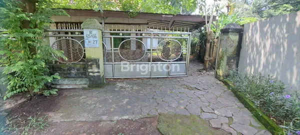 HUNIAN EKSKLUSIF HADAP DANAU DI WITANA HARJA