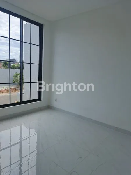 image RUMAH BARU LOKASI STRATEGIS READY STOCK (3)