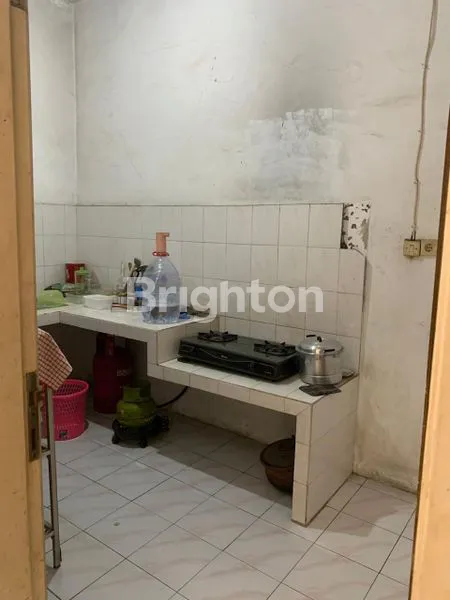 image RUMAH LUAS 200M², 5 MENIT KE KAMPUS PETRA (8)