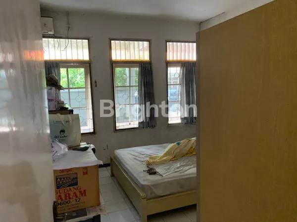 image RUMAH LUAS 200M², 5 MENIT KE KAMPUS PETRA (4)