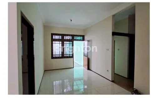 image HUNIAN NYAMAN DIENG, DEKAT UB & PLAZA (3)