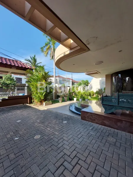 image RUMAH MEWAH DI KAWASAN ELITE MARGOREJO INDAH (7)