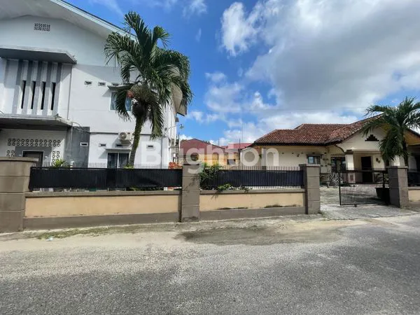 image HUNIAN STRATEGIS LT 800M² DI PEKANBARU (8)