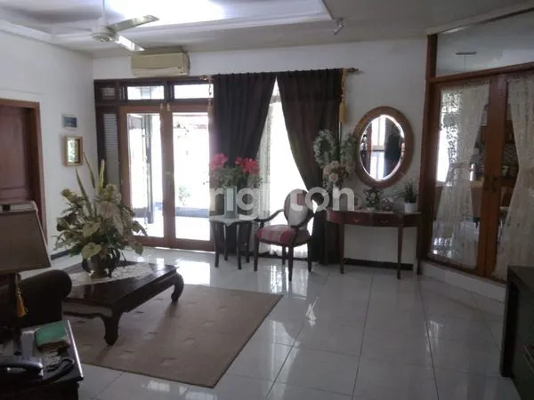 image RUMAH MEWAH MENARIK CANTIK DI JATINEGARA JAKARTA TIMUR (10)