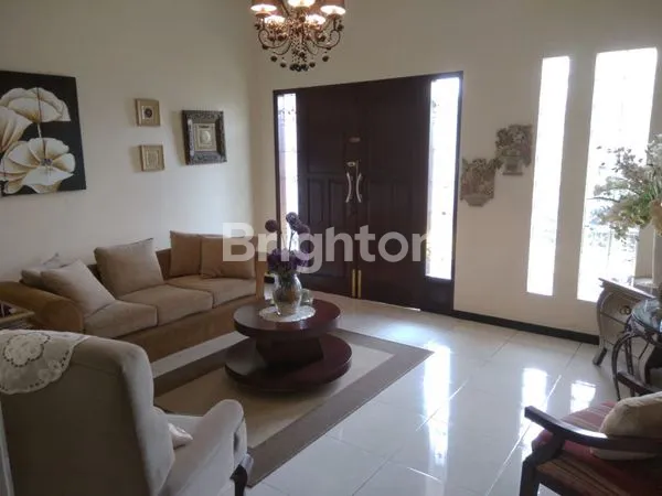 image RUMAH MEWAH MENARIK CANTIK DI JATINEGARA JAKARTA TIMUR (7)