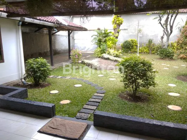 image RUMAH MEWAH MENARIK CANTIK DI JATINEGARA JAKARTA TIMUR (11)