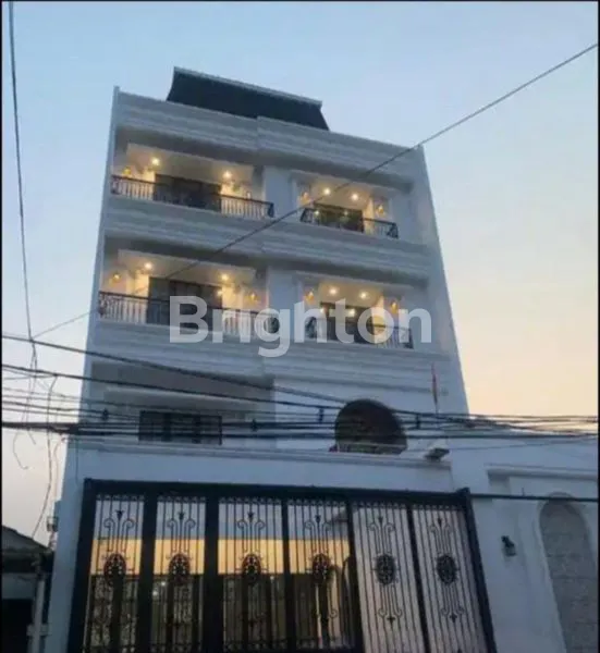 image RUMAH MEWAH AMERICAN CLASSIC  4 LANTAI DI LOKASI STRATEGIS DAN NYAMAN SUNTER AGUNG PERMAI  JAKARTA UTARA. (2)