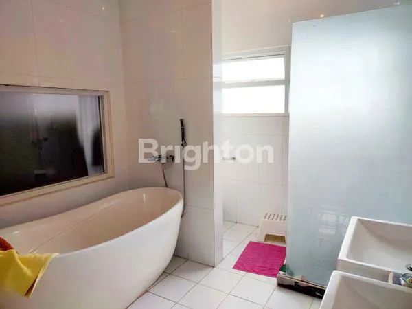 image HUNIAN STRATEGIS 480M², 5 MOBIL & SHM (5)