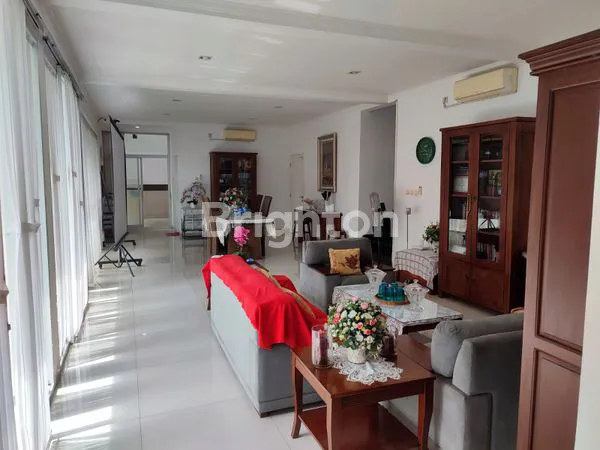 image HUNIAN STRATEGIS 480M², 5 MOBIL & SHM (7)