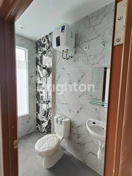 image RUMAH 2 LANTAI DUKUH KUPANG TIMUR (8)