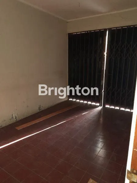 image RUMAH TENGAH KOTA LAWEYAN (5)