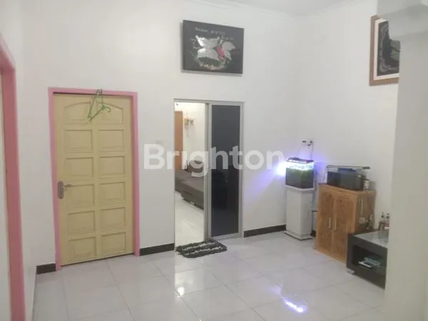 image RUMAH BAGUS SIAP HUNI 2 LANTAI (3)