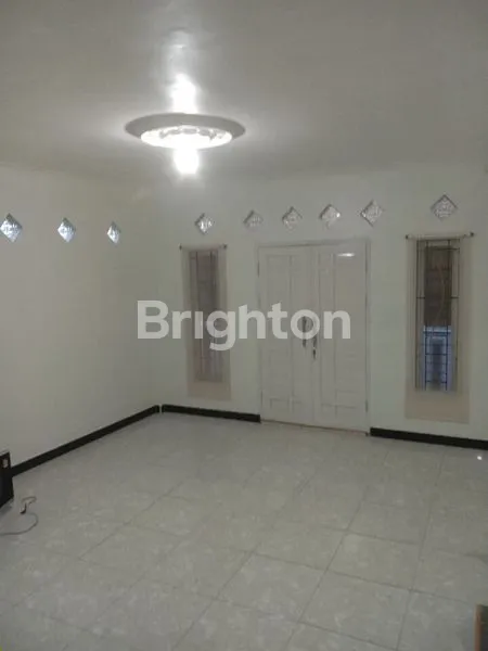 image RUMAH BAGUS SIAP HUNI 2 LANTAI (6)