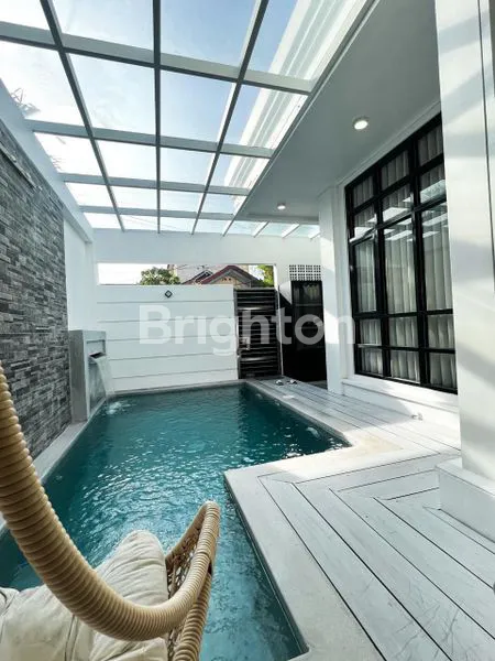 image MODERN EXCLUSIVE VILLA DI KAWASAN TERBAIK SEMINYAK DEKAT KE PANTAI (1)