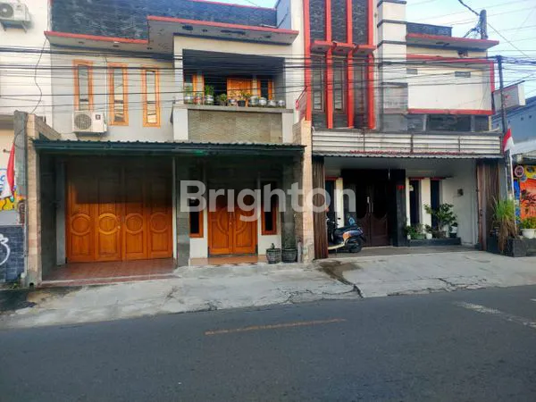 image RUMAH 2LT LOKASI STRATEGIS PINGGIR JALAN MONJALI NGAGLIK (1)