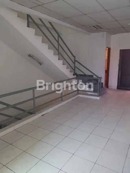 image RUKO 3 LANTAI SIAP BANK DI HR MOHAMMAD (4)