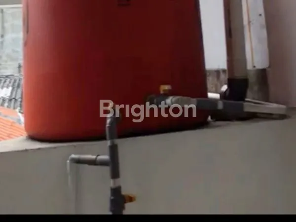 image RUMAH TOMANG 2.5 LANTAI STRATEGIS BARU RENOVASI DAN BEBAS BANJIR (8)