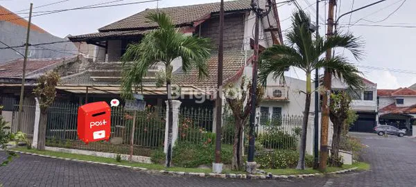 image RUMAH TERAWAT 2 LANTAI SIAP HUNI MANYAR JAYA DEKAT KAMPUS UNTAG (1)