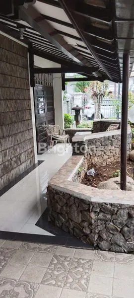 image RUMAH TERAWAT 2 LANTAI SIAP HUNI MANYAR JAYA DEKAT KAMPUS UNTAG (2)