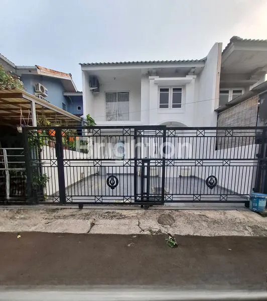 image RUMAH 2LANTAI SEKTOR 8A GADING SERPONG TANGERANG (1)