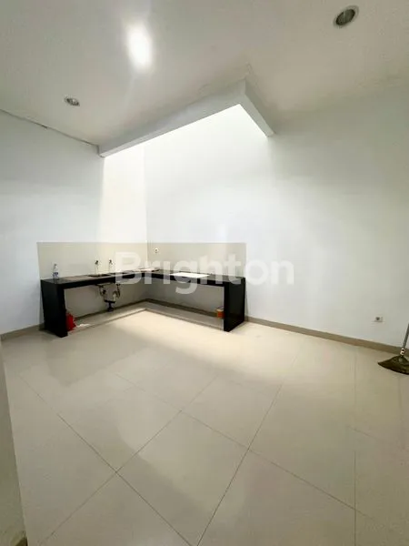 image RUMAH SIAP HUNI 2,5 LANTAI DURI KEPA KEBON JERUK JAKARTA BARAT (7)