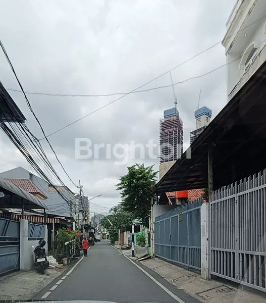 image RUMAH BARU 3 LANTAI JL ASEM , DEKAT TANJUNG DUREN DURI KEPA JAKBAR  (7)