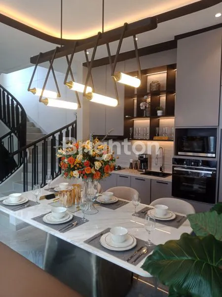 image HUNIAN STRATEGIS 3 LANTAI DI DUREN SAWIT (2)