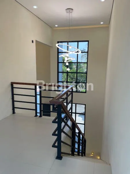 image RUMAH SIAP HUNI 2 LANTAI + ROOFTOP (7)