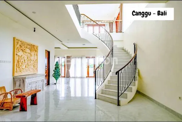 image RUMAH MEWAH LOKASI TIBUBENENG CANGGU (6)