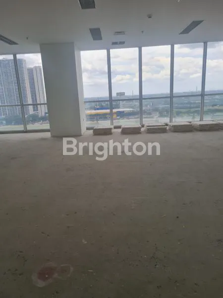 image OFFICE SPACE NICE VIEW  THE SMITH ALAM SUTERA (2)