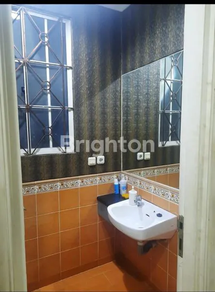 image RUMAH DI LIPPO UTARA JL HALMAHERA (3)