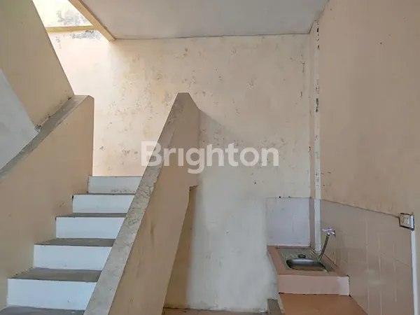 image JUAL SEWA RUKO GANDENG 2 PINTU 3 LANTAI JALAN YOS SUDARSO (6)