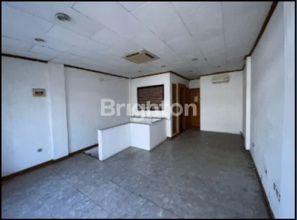 image JUAL SEWA RUKO GANDENG 2 PINTU 3 LANTAI JALAN YOS SUDARSO (7)