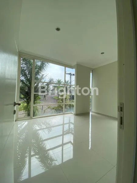 image RUMAH 3 LANTAI DEKAT TOL MALANG (7)