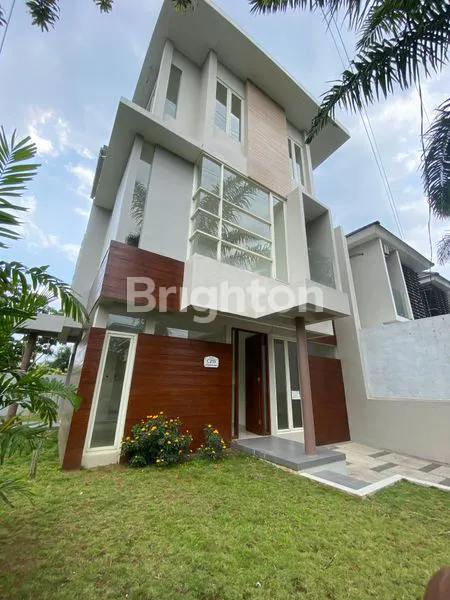 image RUMAH 3 LANTAI DEKAT TOL MALANG (1)