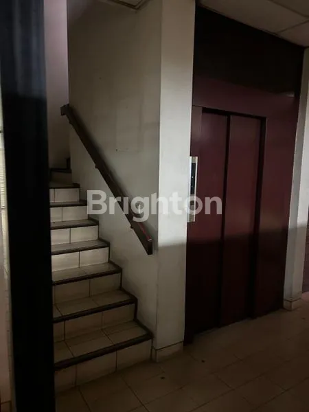 image RUMAH KOMERSIAL EX-KLINIK 2 LANTAI DI MENTENG – SHM, ADA LIFT, 726M², RP 35 M (6)