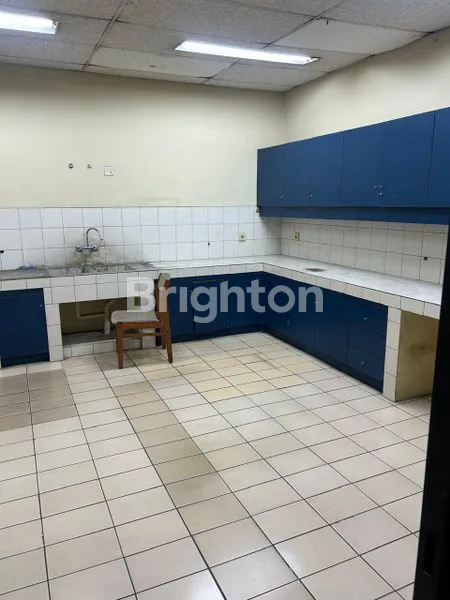 image RUMAH KOMERSIAL EX-KLINIK 2 LANTAI DI MENTENG – SHM, ADA LIFT, 726M², RP 35 M (5)