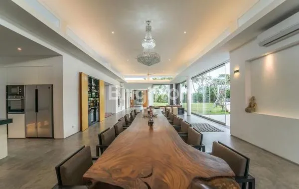 image LUXURIOUS VILLA 5 BEDROOM FULLY FURNISH IN BABAKAN CANGGU (6)