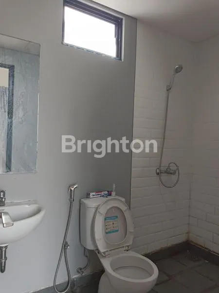 image RUMAH 2 LANTAI DI BOULEVARD CENDANA PEAK KARAWACI (8)