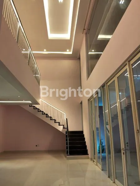 image RUMAH MEWAH BESAR 2 LANTAI DI PALM BEACH PAKUWON CITY (4)