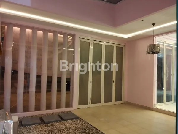 image RUMAH MEWAH BESAR 2 LANTAI DI PALM BEACH PAKUWON CITY (6)