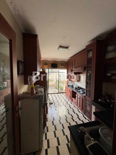 image RUMAH MEWAH LT 700M² DI BALIKPAPAN PUSAT (6)