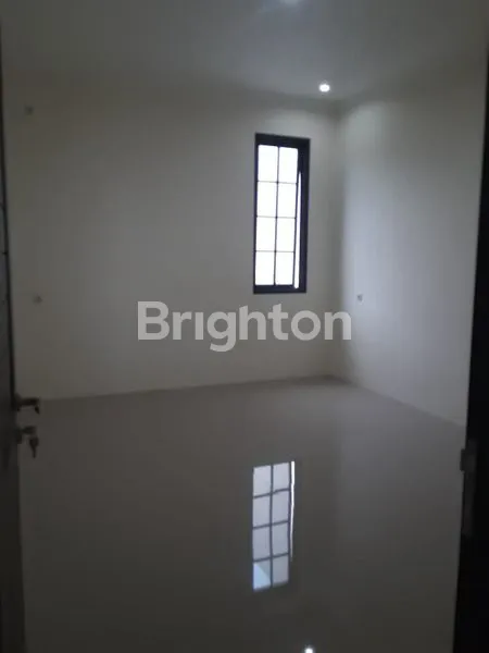 image RUMAH 2 LANTAI BARU LT 144M² DI TENGGILIS (6)