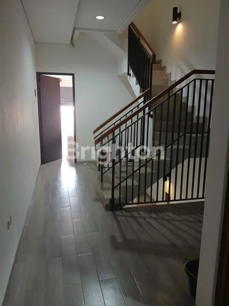 image RUMAH CANTIK 3 LANTAI ROW 2 MOBIL, BEBAS BANJIR KEBON JERUK KEDOYA JAKARTA BARAT (4)