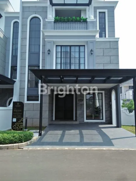 image RUMAH MEWAH 3 LANTAI DI BUKIT PODOMORO (1)